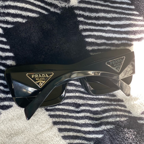 Prada sunglasses (PR13ZS) - Picture 5 of 6